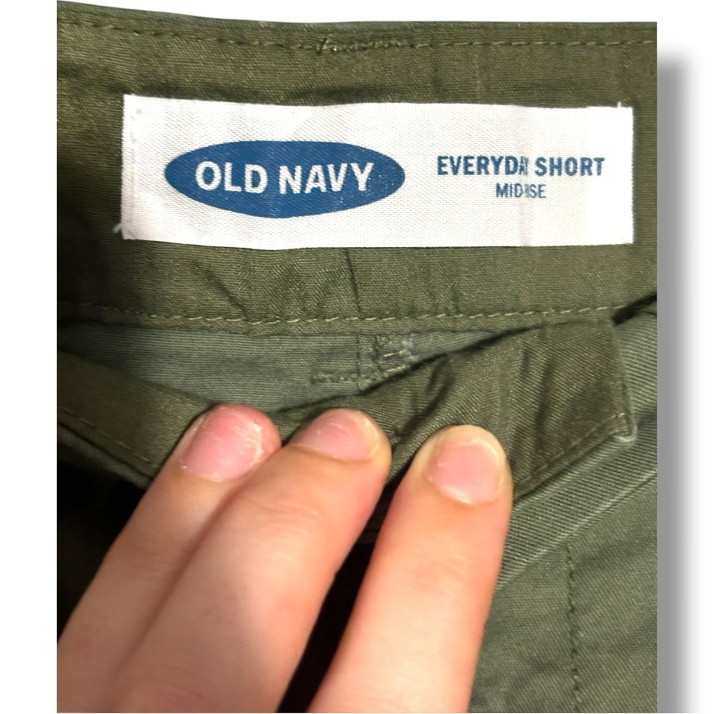 Old Navy Olive Green Small White Floral Print Women's Everyday Mid Rise Shorts - Picture 4 of 10